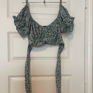 SHEIN Blue Floral Puff Sleeve Crop Top